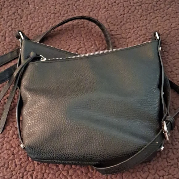 Nautica Sleek Black Crossbody Bag - Picture 4 of 6